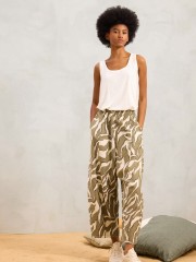 Animal printed χακί ψηλόμεσο slouchy fit MELISSA1 παντελόνι, με πλαϊνές τσέπες και λάστιχο στην μέση Namaste Animal printed χακί ψηλόμεσο slouchy fit MELISSA1 παντελόνι, με πλαϊνές τσέπες και λάστιχο στην μέση Namaste