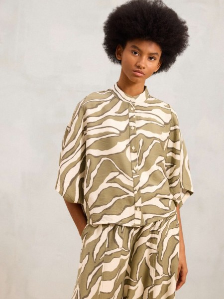 Animal printed χακί κοντομάνικο oversized VICTORIA1 πουκάμισο, με μάο γιακά και χωρίς μανικοκόλληση Namaste 