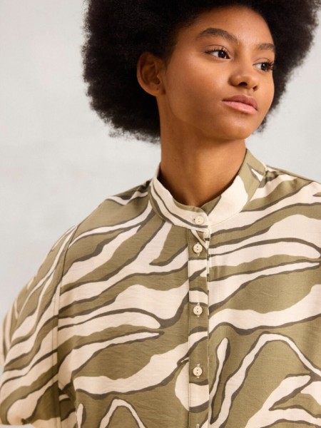 Animal printed χακί κοντομάνικο oversized VICTORIA1 πουκάμισο, με μάο γιακά και χωρίς μανικοκόλληση Namaste 