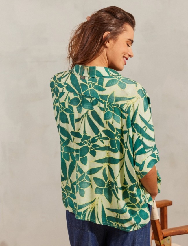 Floral printed πράσινο oversized κοντομάνικο πουκάμισο Octavia_1 σε τετράγωνη γραμμή, πέτο γιακά και ρεγκλάν μανικοκόλληση namaste 