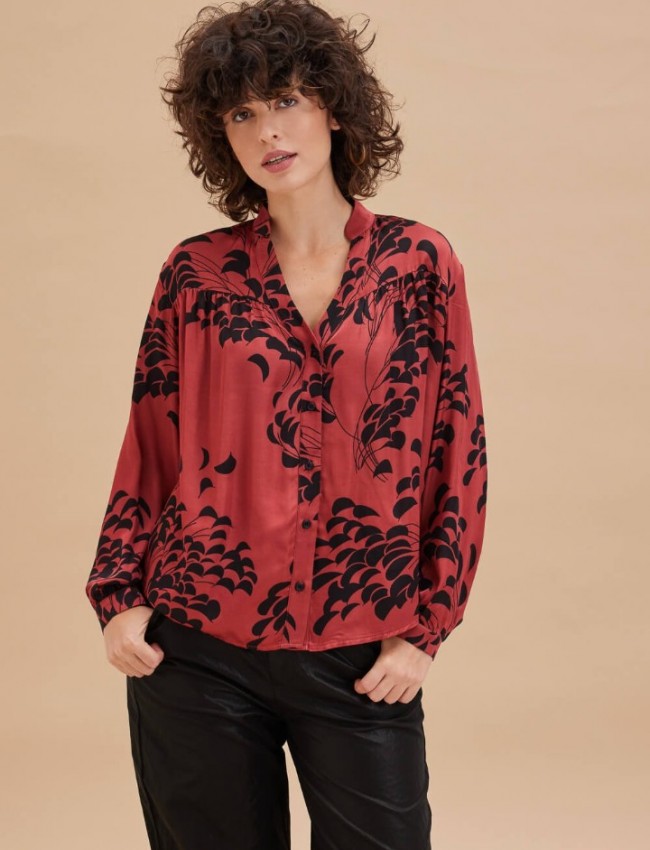 Floral printed κεραμιδί μακρυμάνικο πουκάμισο ANGLERFISH σε ίσια γραμμή, μικρές σουρές μπροστά και στην πλάτη και μάο γιακά Namaste