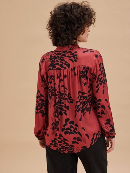 Floral printed κεραμιδί μακρυμάνικο πουκάμισο ANGLERFISH σε ίσια γραμμή, μικρές σουρές μπροστά και στην πλάτη και μάο γιακά Namaste