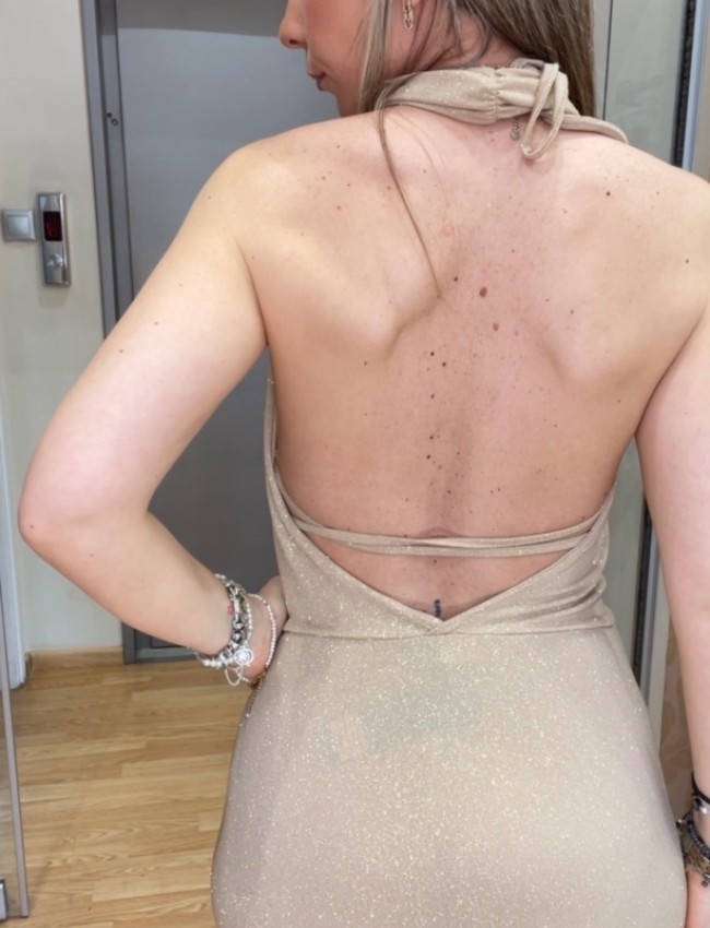 Χρυσό αμάνικο maxi lurex εξώπλατο φόρεμα με ντραπέ λαιμόκοψη, σε Α-γραμμή και αποσπώμενο bralette Romina exclusive