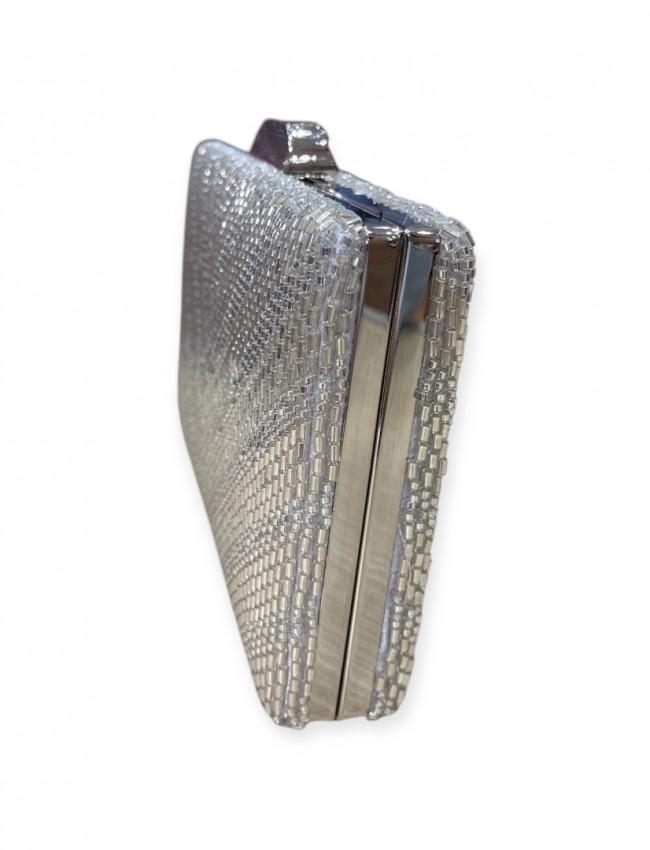 Λευκή τσάντα clutch επενδεδυμένη με χάντρες και αποσπώμενη αλυσίδα Romina exclusive