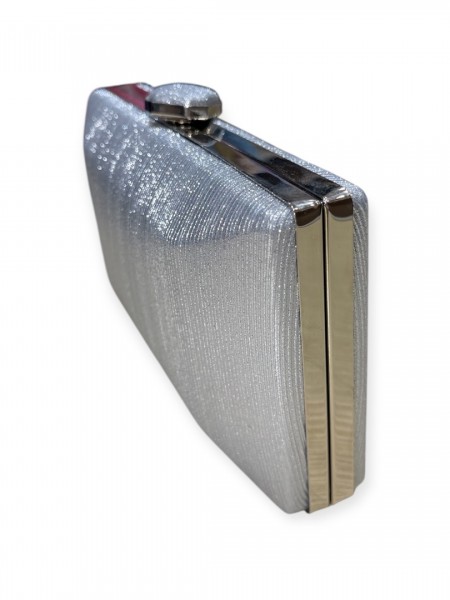 Ασημί μεταλλιζέ clutch με αποσπώμενη αλυσίδα Romina exclusive