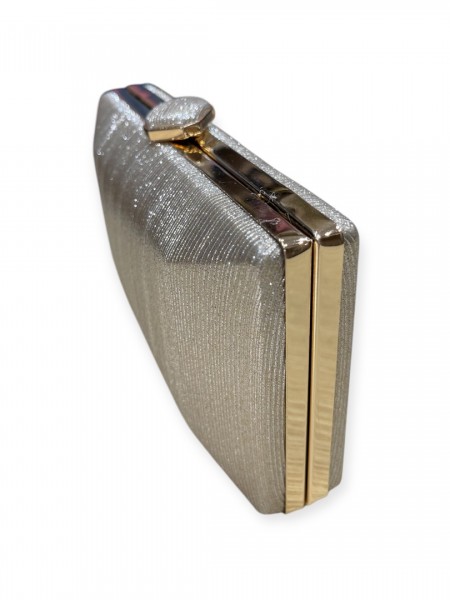Χρυσό μεταλλιζέ clutch με αποσπώμενη αλυσίδα Romina exclusive