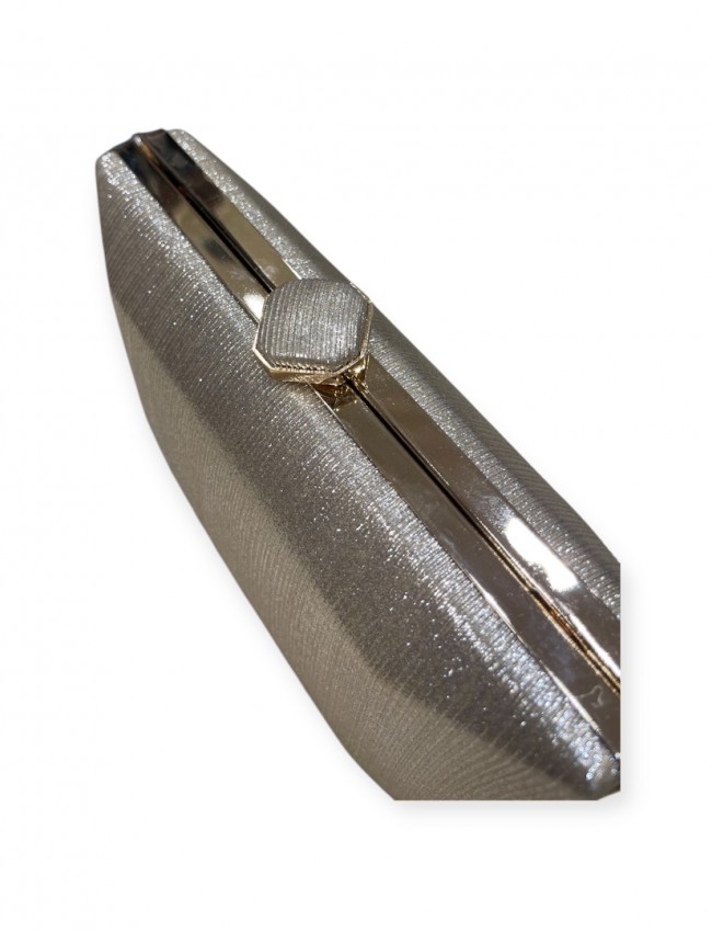 Χρυσό μεταλλιζέ clutch με αποσπώμενη αλυσίδα Romina exclusive
