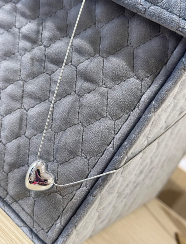 Hearts silver neckless......Romina exclusive 