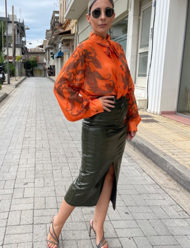 Χακί ψηλόμεση midi faux-leather croco φούστα σε ίσια γραμμή, χωρίς τσέπες και μπροστινό άνοιγμα Romina exclusive