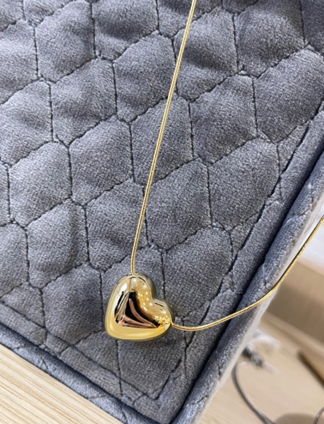 Hearts gold neckless......Romina exclusive 