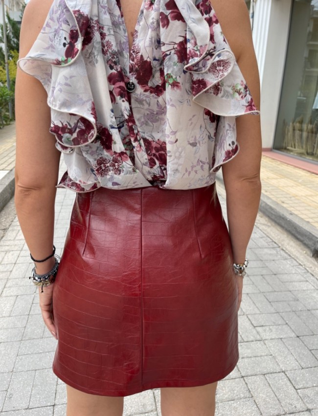 Μπορντώ faux-leather croco κοντή φούστα, σε Α-γραμμή και κλείσιμο με πλάγιο φερμουάρ μπροστά Romina exclusive  