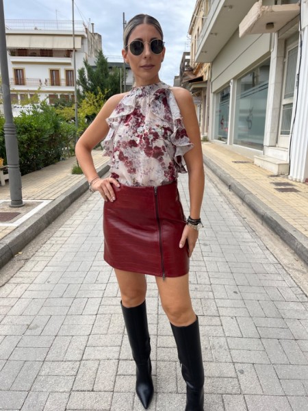 Μπορντώ faux-leather croco κοντή φούστα, σε Α-γραμμή και κλείσιμο με πλάγιο φερμουάρ μπροστά Romina exclusive  