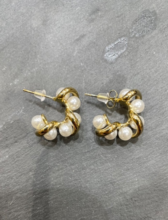 Gloria  gold earrings.... Romina exclusive