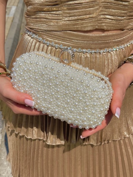 Λευκή τσάντα clutch με πέρλες και στρασένιο κούμπωμα Romina exclusive