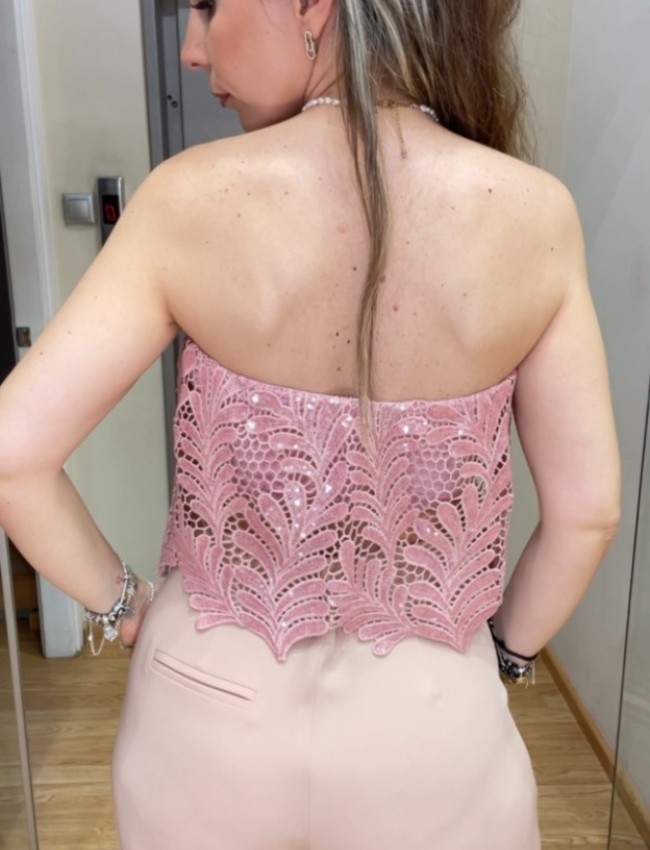 Ροζ strapless δαντελένια μπολούζα, με κεντημένη παγιέτα και εσωτερική επένδυση στο στήθος We Coss 