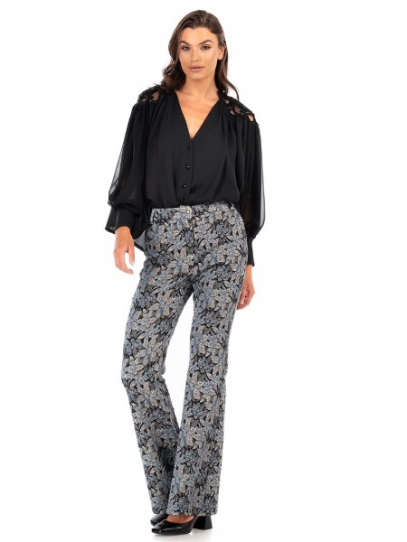 Floral printed μπλε ψηλόμεσο παντελόνι καμπάνα, με χρυσοτυπία, πλάγιες τσέπες και κλείσιμο με κουμπί και κρυφό φερμουάρ μπροστά We coss 
