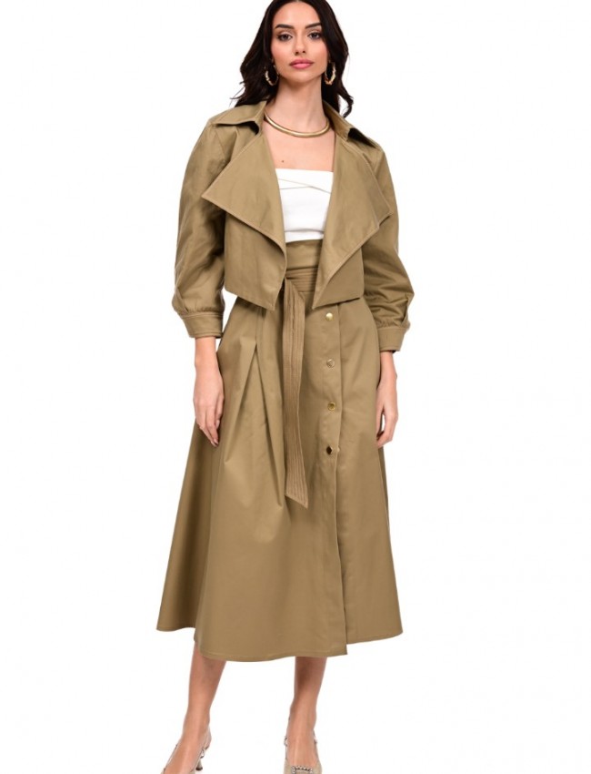 Λαδί βαμβακερό cropped jacket, σε χαλαρή γραμμή, με μεγάλο πέτο γιακά και χωρίς κουμπιά We Coss 