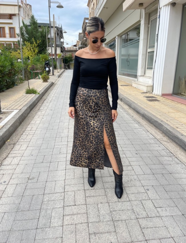 Animal printed bronze ψηλόμεση midi φούστα σε ίσια γραμμή, μπροστινές μικρές σούρες, σκίσιμο και κλείσιμο με κρυφό φερμουάρ στο πλάι We Coss