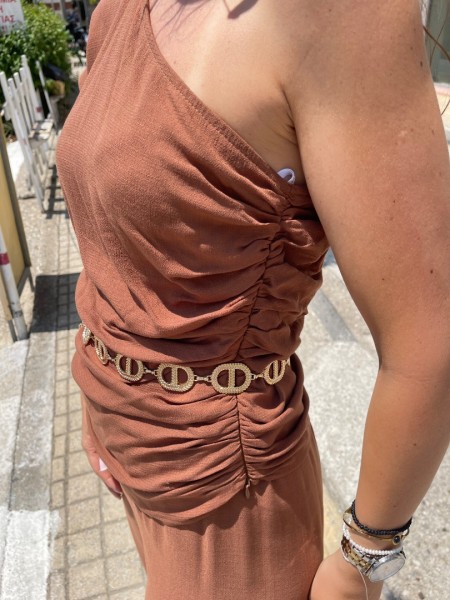 Σοκολά αμάνικη μπλούζα σε viscose ύφασμα, με έναν ώμο, πλαϊνές σούρες και κλείσιμο με κρυφό πλαινό φερμουάρ We Coss