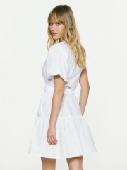 Λευκό κοντό βαμβακερό φόρεμα με έναν ώμο, βολάν σε επίπεδα και αποσπώμενη ελαστική ζώνη Access  