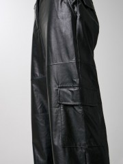 Μαύρη ψηλόμεση faux-leather cargo παντελόνα σε ίσια γραμμή, με μεγάλες τετράγωνες τσέπες στο πλάι, πλαϊνές τσέπες και κλείσιμο με κρυφό φερμουάρ και κουμπί μπροστά Access