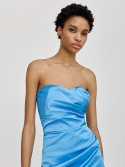 Γαλάζιο strapless κοντό σατέν φόρεμα με σούρες στο πλάι και αποσπώμενες τιράντες Access