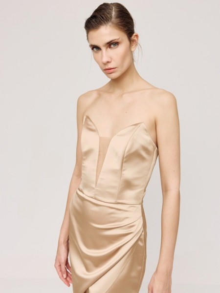 Χρυσό σατέν strapless midi φόρεμα σε ίσια γραμμή, μπούστο με διαφάνεια στο επάνω μέρος , κρουαζέ μπροστά και αποσπώμενες τιράντες Access