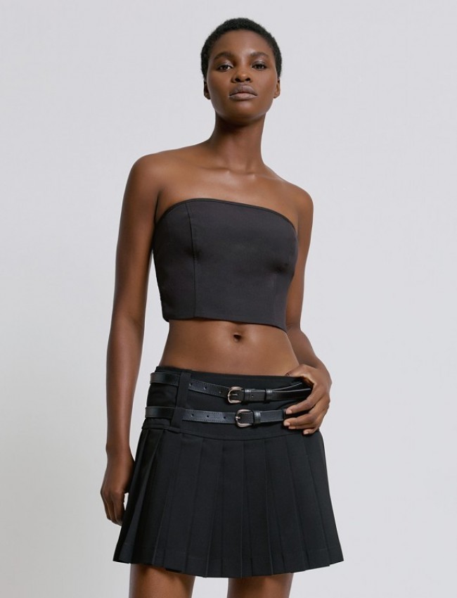 Μαύρη strapless μπλούζα με λάστιχο σφηκοφωλιά στην πλάτη και κλείσιμο με φερμουάρ στο πλάι Access 