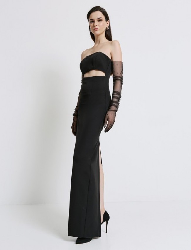 Μαύρο strapless maxi φόρεμα, σε ίσια γραμμή, με άνοιγμα κάτω απο το μπούστο και μεγάλο σκίσιμο πίσω στο τελείωμα Aceess  