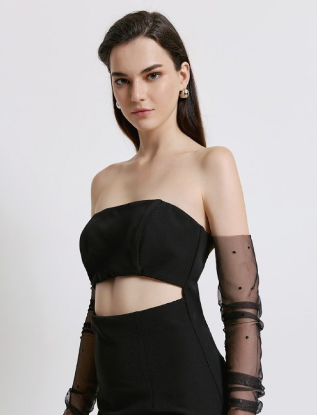 Μαύρο strapless maxi φόρεμα, σε ίσια γραμμή, με άνοιγμα κάτω απο το μπούστο και μεγάλο σκίσιμο πίσω στο τελείωμα Aceess  