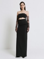 Μαύρο strapless maxi φόρεμα, σε ίσια γραμμή, με άνοιγμα κάτω απο το μπούστο και μεγάλο σκίσιμο πίσω στο τελείωμα Aceess  