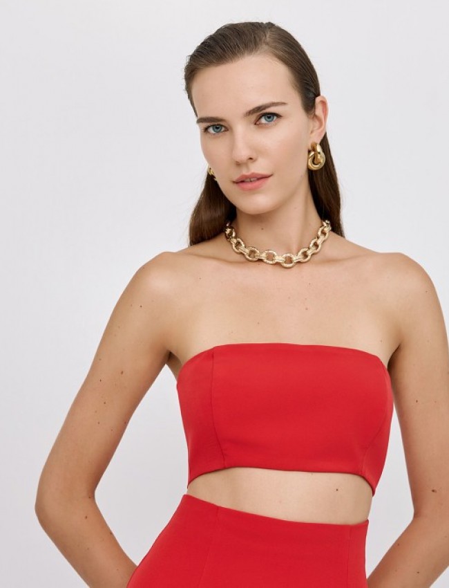 Κόκκινο strapless maxi φόρεμα, σε ίσια γραμμή, με άνοιγμα κάτω απο το μπούστο και μεγάλο σκίσιμο πίσω στο τελείωμα Aceess  