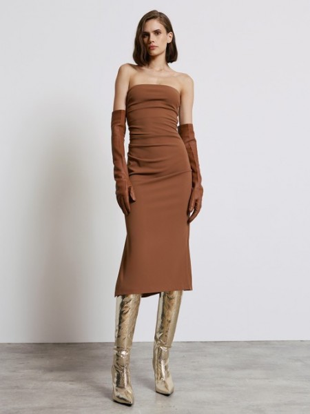 Κάμελ strapless midi ελαστικό φόρεμα με σούρες μπροστά και σκίσιμο στο πλάι Access