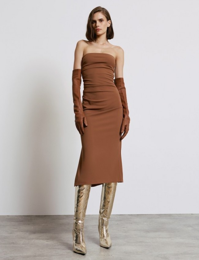 Κάμελ strapless midi ελαστικό φόρεμα με σούρες μπροστά και σκίσιμο στο πλάι Access