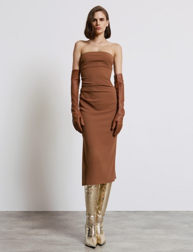 Κάμελ strapless midi ελαστικό φόρεμα με σούρες μπροστά και σκίσιμο στο πλάι Access