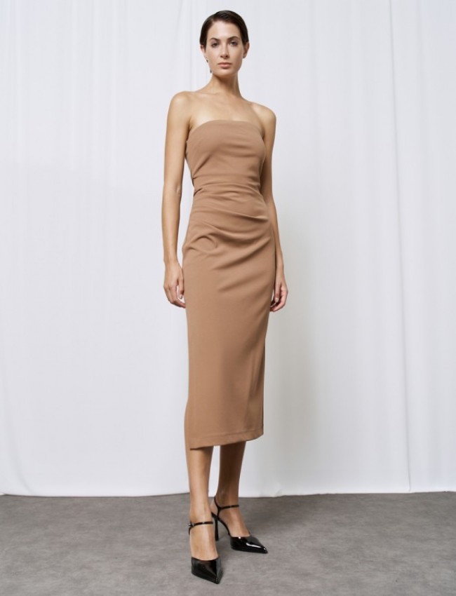 Κάμελ strapless midi ελαστικό φόρεμα με σούρες μπροστά και σκίσιμο στο πλάι Access