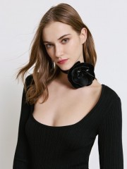 Μαύρο faux-leather chocker,με αποσπώμενο λουλούδι και ρυθμιζόμενο κούμπωμα Access 