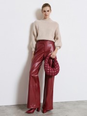 Μπορντώ ψηλόμεση faux-leather ψηλόμεση παντελόνα σε ίσια γραμμή, με διακοσμητικά γαζιά, καπακωτές πίσω τσέπες και πλάγιες μπροστά Access