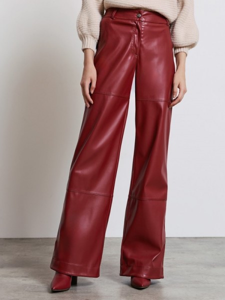 Μπορντώ ψηλόμεση faux-leather ψηλόμεση παντελόνα σε ίσια γραμμή, με διακοσμητικά γαζιά, καπακωτές πίσω τσέπες και πλάγιες μπροστά Access