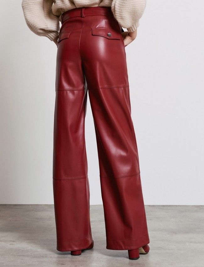 Μπορντώ ψηλόμεση faux-leather ψηλόμεση παντελόνα σε ίσια γραμμή, με διακοσμητικά γαζιά, καπακωτές πίσω τσέπες και πλάγιες μπροστά Access