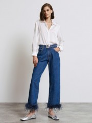 Blue jean ψηλόμεσο σταθερό παντελόνι με τετράγωνες τσέπες πίσω και πούπουλα στο τελείωμα Access