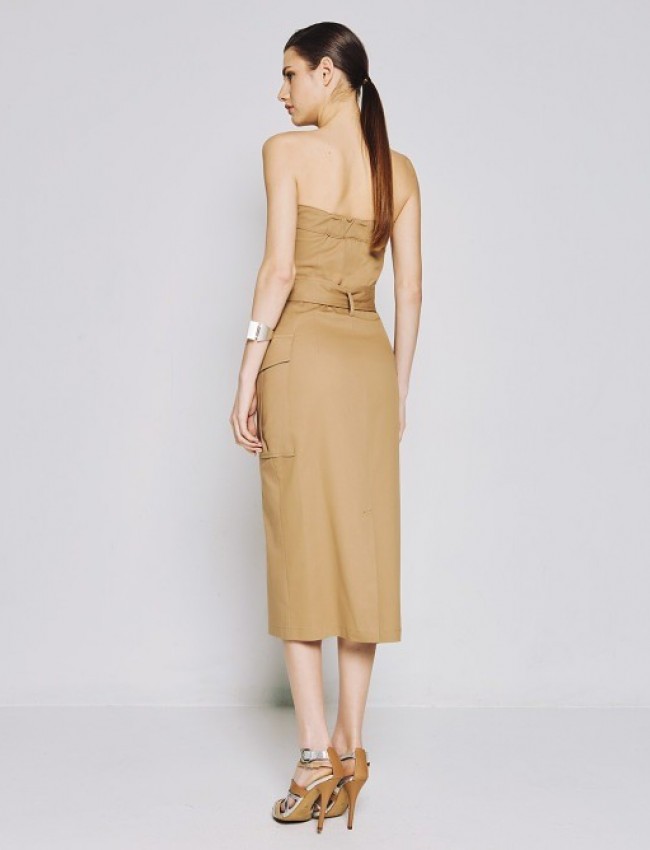 Μπεζ ελαστικό βαμβακερό strapless midi φόρεμα, σε εφαρμοστή γραμμή, με μεγάλες τετράγωνες τσέπες μπροστά, λάστιχο και σκίσιμο πίσω και αποσπώμενη υφασμάτινη ζώνη Access