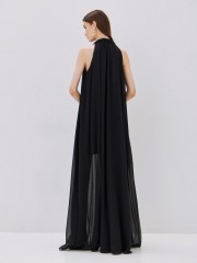 Μαύρο αμάνικο maxi φόρεμα από μουσελίνα σε κλος oversized γραμμή, με διπλό μπροστινό σκίσιμο, ιδιαίτερο μη αποσπώμενο κόσμημα στο λαιμό και εσωτερική αποσπώμενη φόδρα Αccess