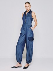 Blue jean tencel αμάνικη ολόσωμη φόρμα, τύπου cargo, με πέτο γιακά, καπακωτές τσέπες πίσω, λεπτομέρειες με κεντημένες μπλε παγιέτες, κλείσιμο με φερμουάρ μπροστά και ρυθμιζόμενο κορδόνι στο τελείωμα στον ποδόγυρο Access   