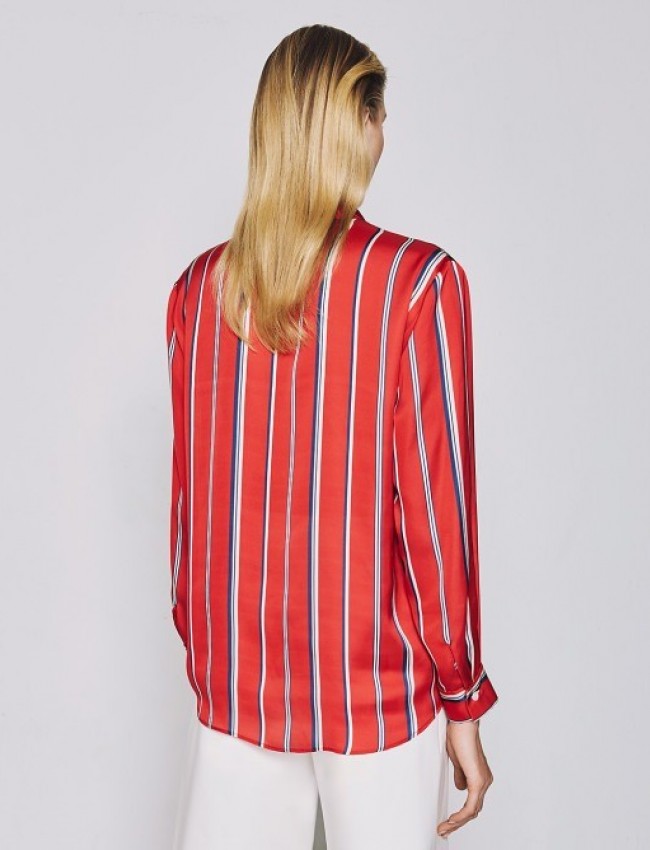 Ριγέ κόκκινο oversized σατέν πουκάμισο, με πέτο γιακά, τετράγωνη τσέπη μπροστά και κλείσιμο με κουμπιά Access 