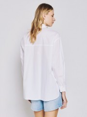 Λευκό βαμβακερό oversized πουκάμισο, με πέτο γιακά, τετράγωνες τσέπες μπροστά, πλαϊνά ανοίγματα και ασύμμετρο στρογγυλεμένο τελείωμα Access