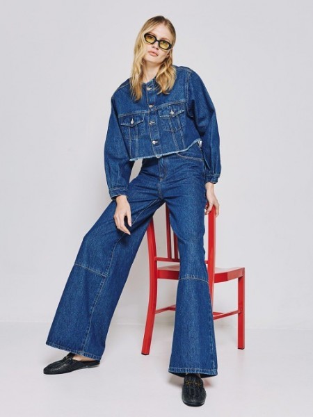 Blue jean cropped jacket-μπουφάν, με ταμπά γαζιά, μάο λαιμόκοψη, τετράγωνες μπροστινές τσέπες, φουσκωτά μανίκια και μικρό ξέφτι στο τελείωμα Access