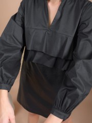 Μαύρο μακρυμάνικο faux-leather κοντό φόρεμα με συνδυασμό υφασμάτων, μάο γιακά, βολάν μπροστά και πλαϊνές τσέπες Access