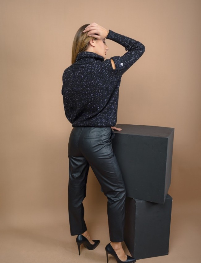 Μαύρο faux leather basic παντελόνι με πλαϊνές τσέπες, διπλό κουμπί, κλείσιμο με φερμουάρ και τσέπες φιλέτο πίσω Access