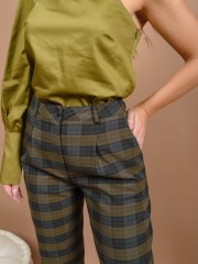 Καρώ πράσινο ψηλόμεσο slouchy-fit παντελόνι με πιέτες μπροστά,πλαϊνές τσέπες και κλείσιμο με κουμπί και φερμουάρ μπροστά Access